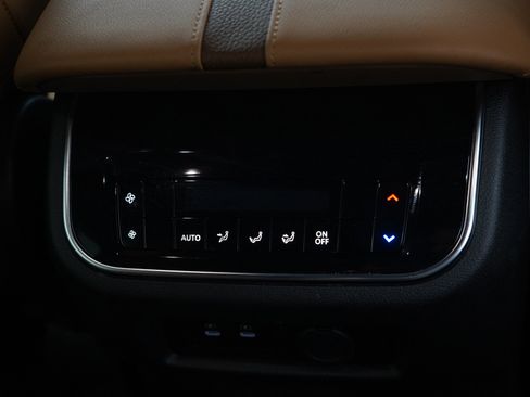 Used 2025 Nissan Armada SL w/ Captain's Chari Seat Package AWD/4WD image 17