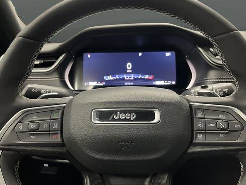 Used 2024 Jeep Grand Cherokee L Altitude image 15