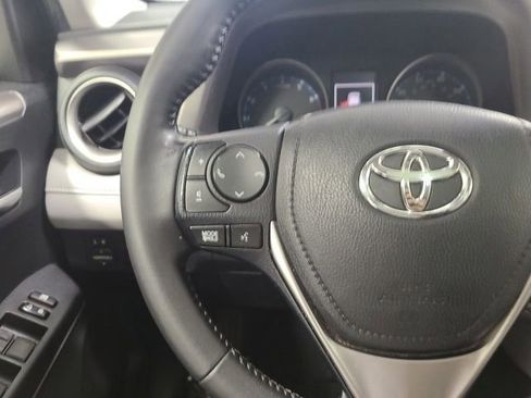Used 2018 Toyota RAV4 XLE AWD/4WD image 26