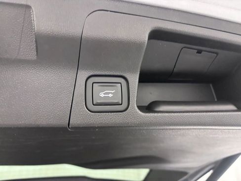 Used 2020 GMC Acadia SLT w/ Driver Alert Package II FWD image 38