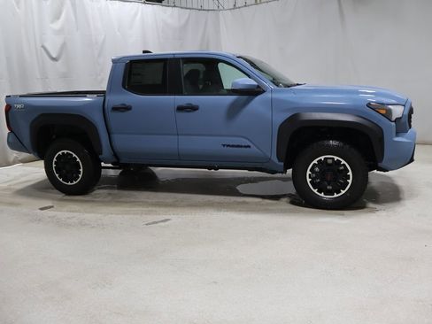 New 2026 Toyota Tacoma TRD Off-Road w/ TRD Off Road Upgrade Package AWD/4WD image 6