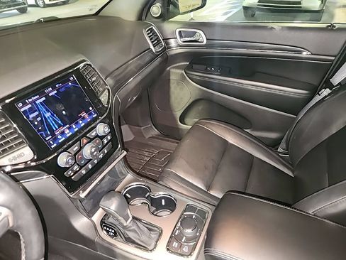 Used 2019 Jeep Grand Cherokee Limited AWD/4WD image 5