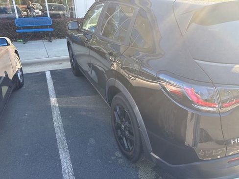 Used 2024 Honda HR-V Sport image 12