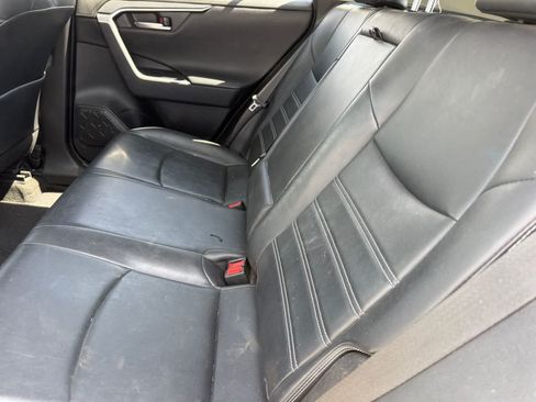 Used 2019 Toyota RAV4 Limited w/ Advanced Technology Package FWD image 11