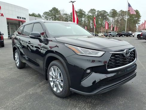 New 2026 Toyota Highlander Limited image 1