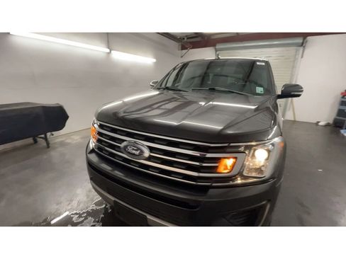 Used 2021 Ford Expedition XLT image 4