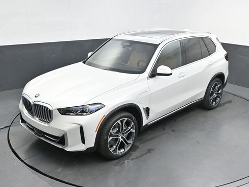 New 2026 BMW X5 xDrive50e AWD/4WD image 34