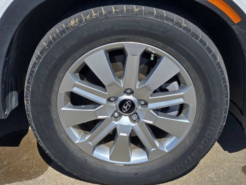 Used 2024 Hyundai Palisade SEL FWD image 9