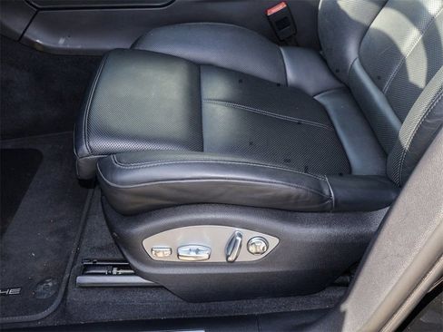 Used 2023 Porsche Macan S image 14