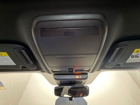 Used 2024 MAZDA MAZDA3 s image 32