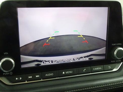 Used 2023 Nissan Rogue SV image 8