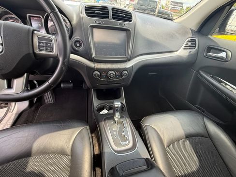Used 2020 Dodge Journey Crossroad FWD image 15