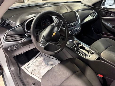 Used 2022 Chevrolet Malibu LT FWD image 33