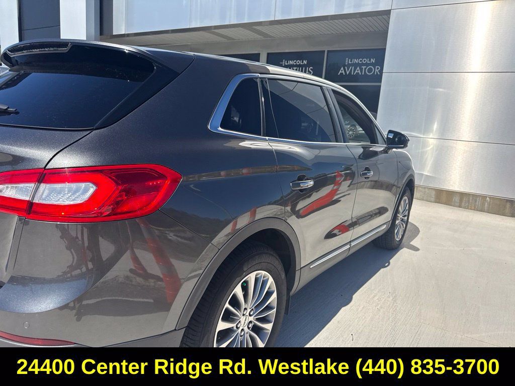 Used 2017 Lincoln MKX Select w/ Select Plus Package AWD/4WD image 9