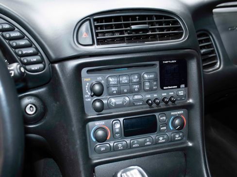 Used 2002 Chevrolet Corvette Z06 w/ Memory Pkg image 40