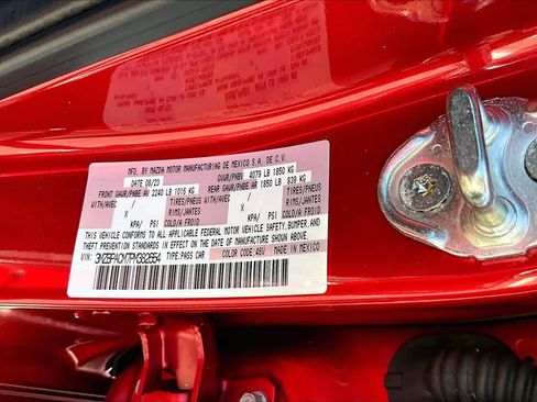 Used 2023 MAZDA MAZDA3 s image 37