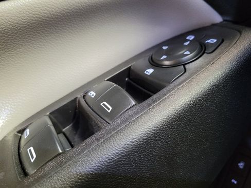 Used 2019 Chevrolet Equinox Premier FWD image 27
