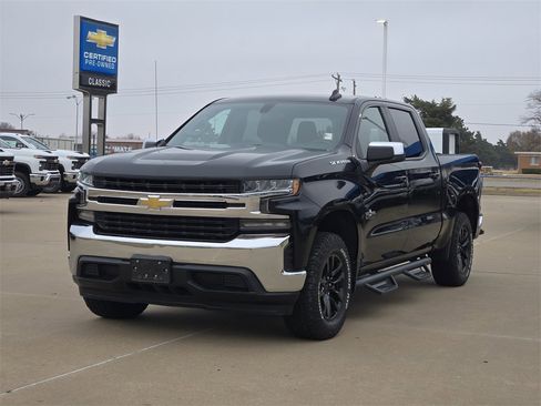 Used 2022 Chevrolet Silverado 1500 LT w/ Bed Protection Package image 3