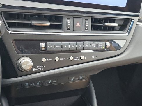 Certified 2025 Lexus ES 300h F Sport w/ Accessory Package (Z1) image 31