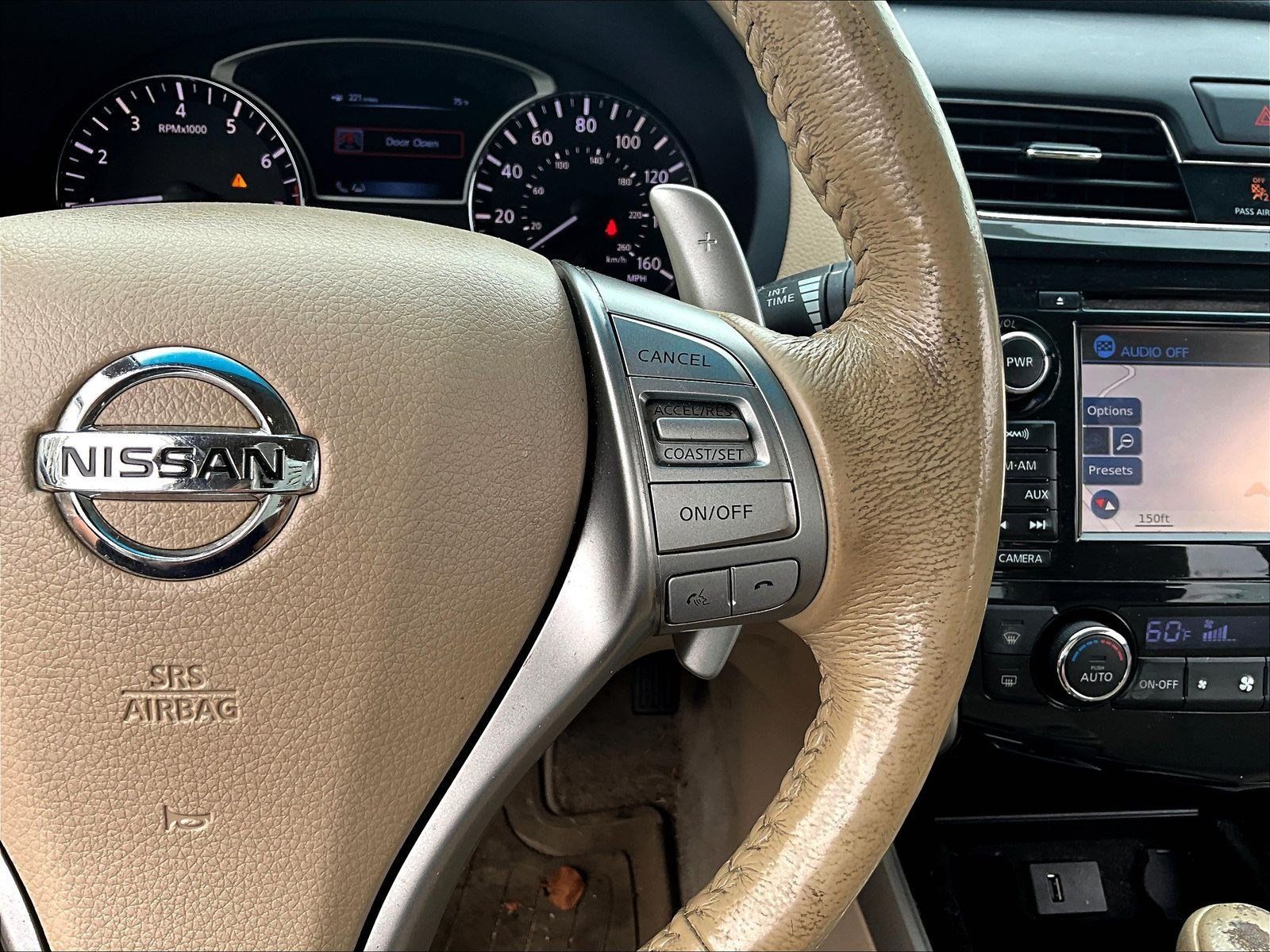 Used 2013 Nissan Altima 3.5 SL w/ Technology Pkg FWD image 12