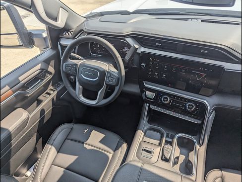 New 2026 GMC Sierra 2500 Denali AWD/4WD image 19
