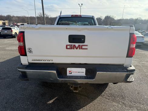 Used 2017 GMC Sierra 2500 2WD Crew Cab image 4