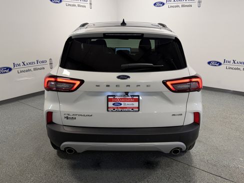 Used 2023 Ford Escape Platinum image 5