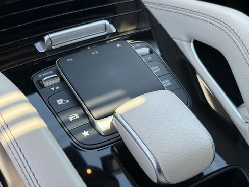 Used 2022 Mercedes-Benz GLE 350 image 26