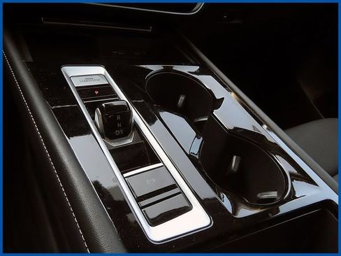 Used 2024 Volkswagen Atlas SE w/ Panoramic Sunroof Package AWD/4WD image 19