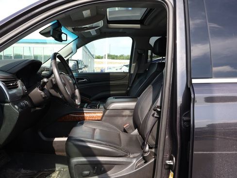 Used 2017 Chevrolet Suburban Premier AWD/4WD image 12