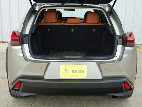 Used 2021 Lexus UX 200 image 9