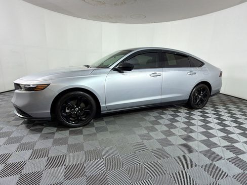 Used 2025 Honda Accord SE image 18
