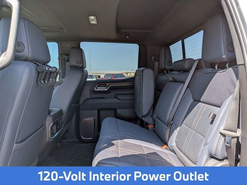 Used 2024 Chevrolet Silverado 1500 High Country w/ High Country Premium Package AWD/4WD image 29