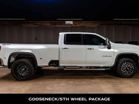 Used 2025 Chevrolet Silverado 3500 LTZ w/ LTZ Plus Package image 10