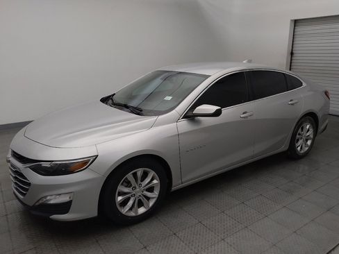 Used 2020 Chevrolet Malibu LT FWD image 2