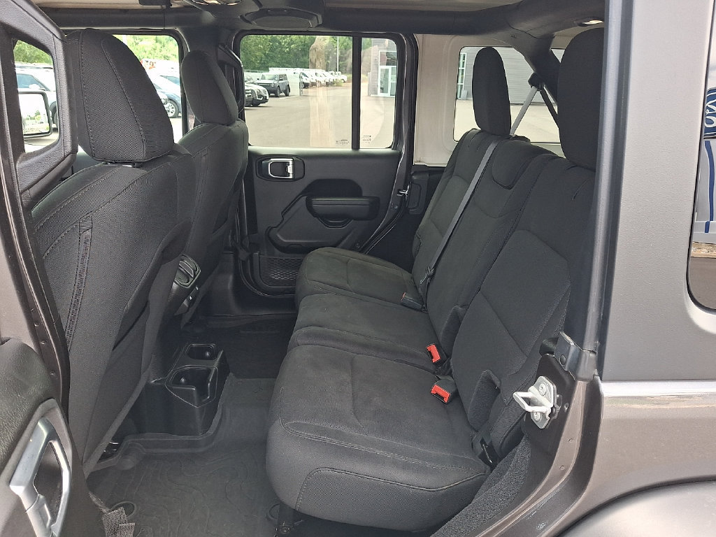 Used 2022 Jeep Wrangler Unlimited Sport AWD/4WD image 14