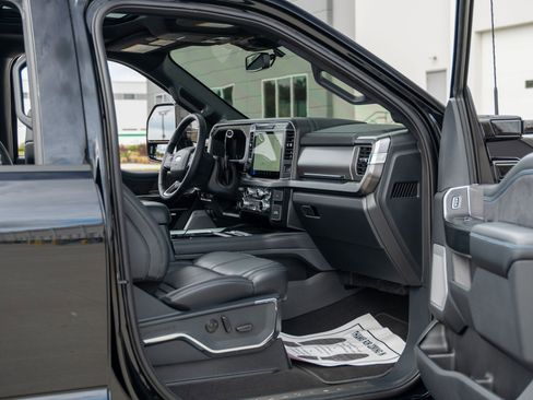 Used 2025 Ford F450 Platinum image 35