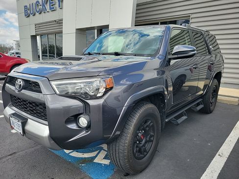 Used 2018 Toyota 4Runner TRD Off-Road Premium image 2