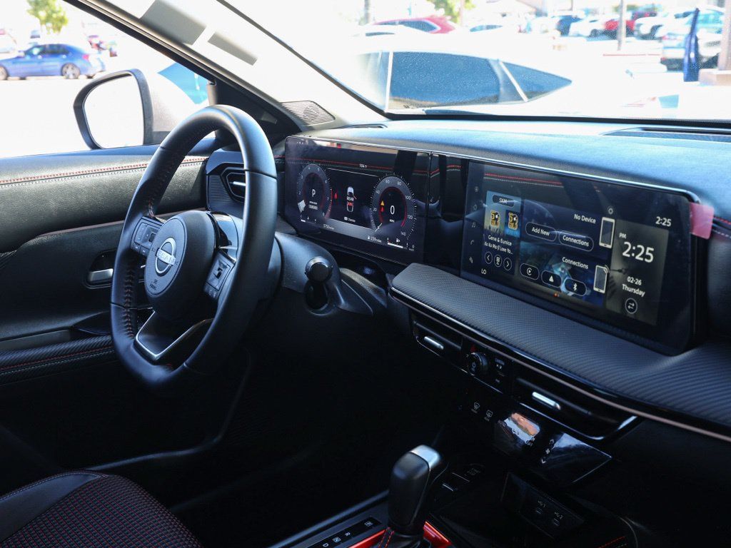 Used 2025 Nissan Kicks SR FWD image 21