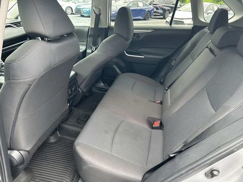 Used 2022 Toyota RAV4 LE FWD image 17