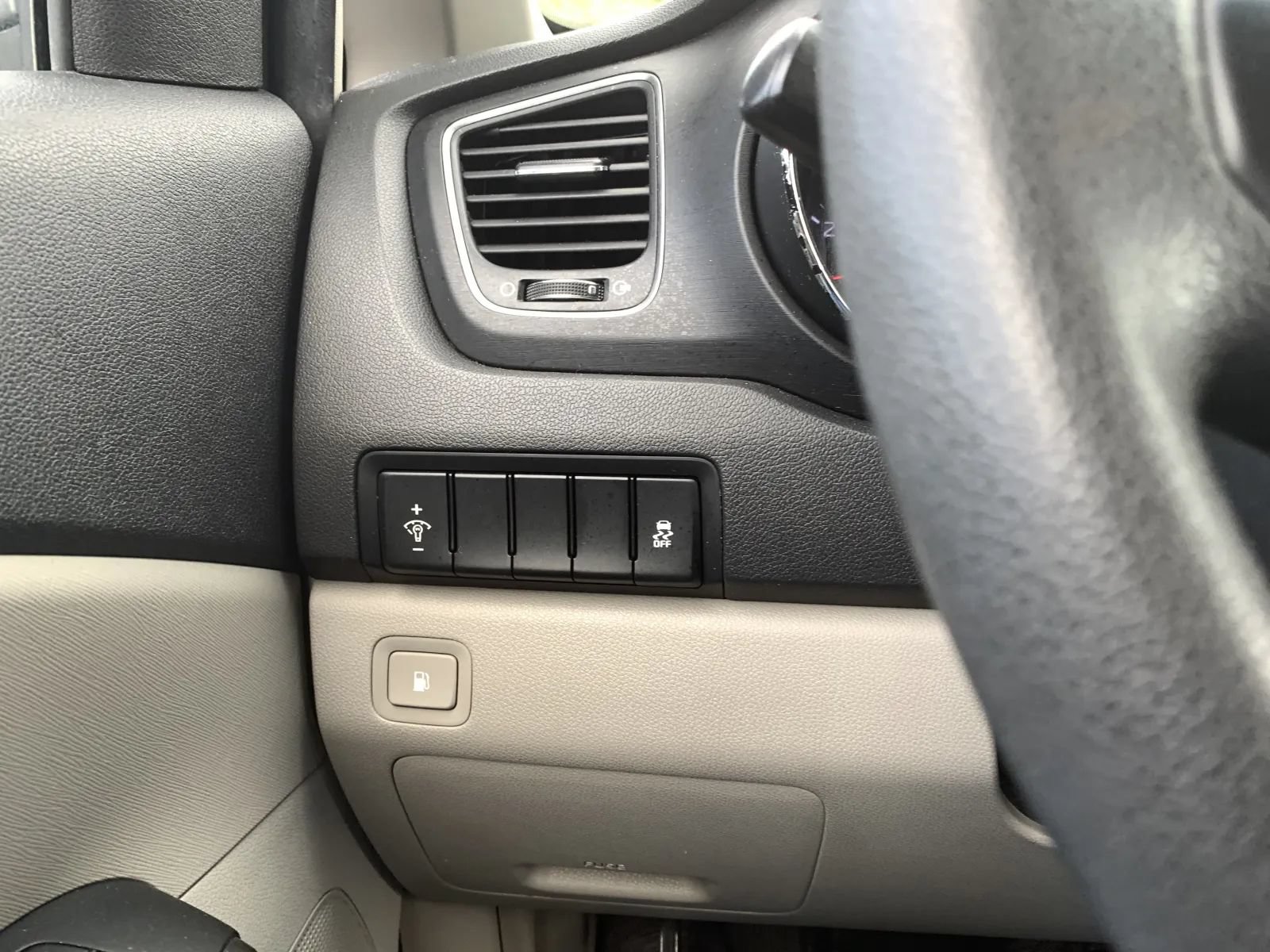 Used 2021 Kia Sedona LX FWD image 20