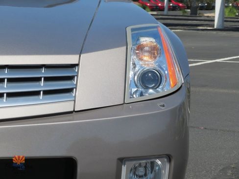 Used 2004 Cadillac XLR RWD image 34