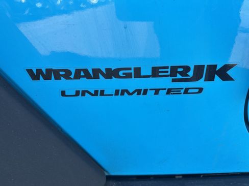 Used 2018 Jeep Wrangler Unlimited Rubicon w/ Cold Weather Group AWD/4WD image 11