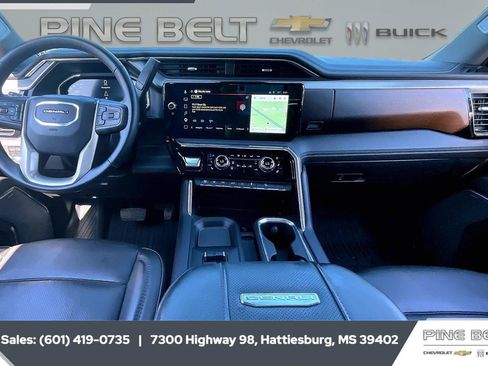 Used 2024 GMC Sierra 2500 Denali w/ Denali Reserve Package AWD/4WD image 14