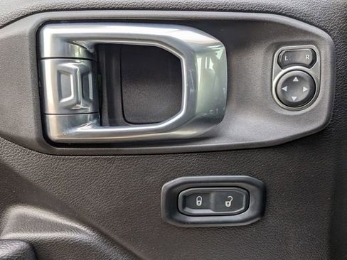 Used 2024 Jeep Wrangler Sport S image 11