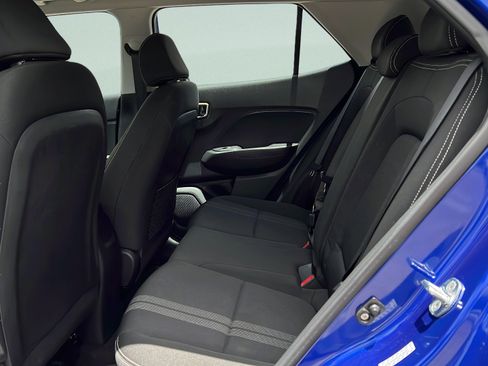 Used 2022 Hyundai Venue SEL w/ Cargo Package FWD image 10