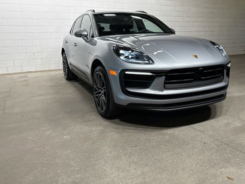 Certified 2026 Porsche Macan AWD/4WD image 6