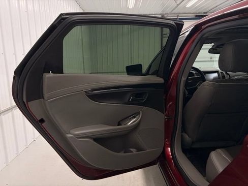 Used 2016 Chevrolet Impala LTZ w/ Enhanced Convenience Package FWD image 12