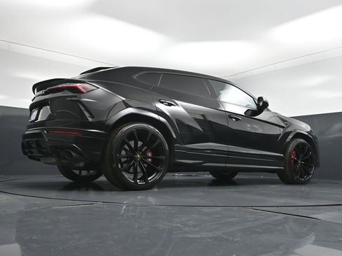 Used 2022 Lamborghini Urus AWD/4WD image 26