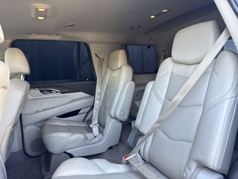 Used 2018 Cadillac Escalade Luxury w/ LPO, Radiant Package image 26